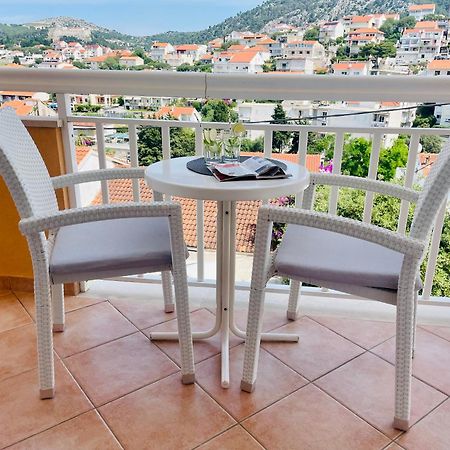 Apartments Sunny Elza Хвар Экстерьер фото