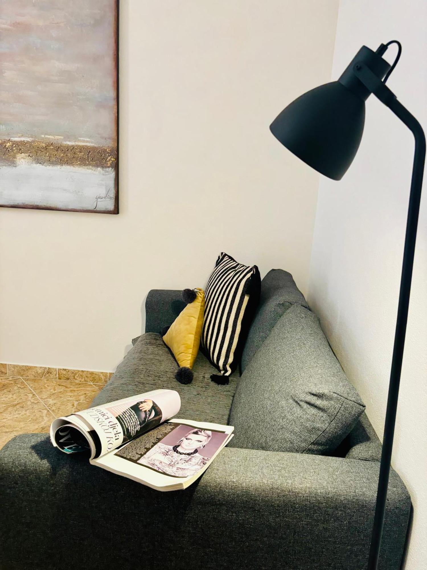 Apartments Sunny Elza Хвар Экстерьер фото