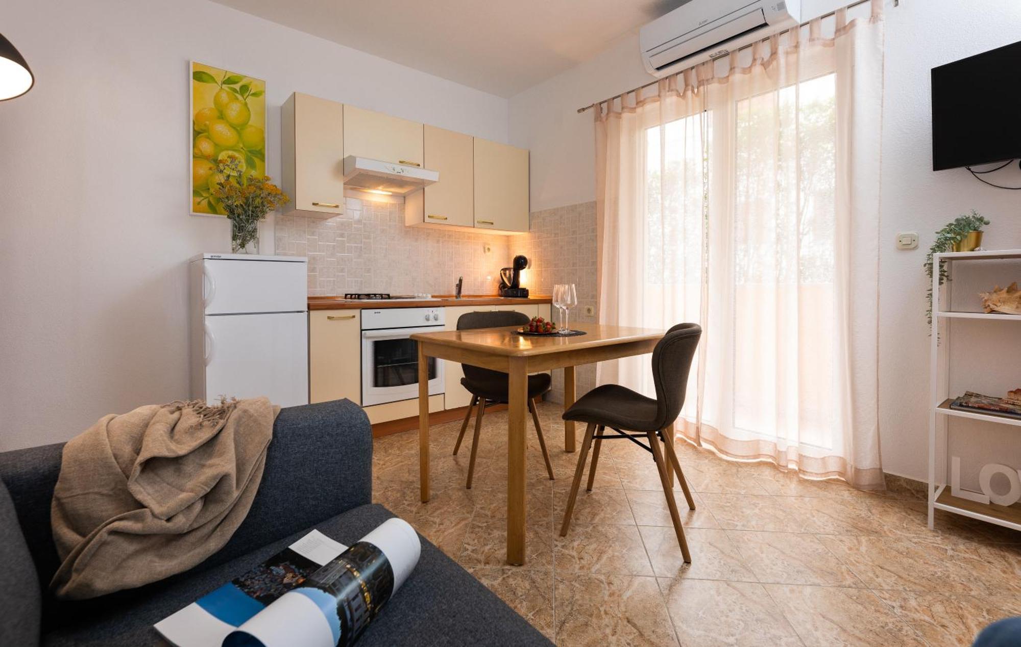 Apartments Sunny Elza Хвар Экстерьер фото