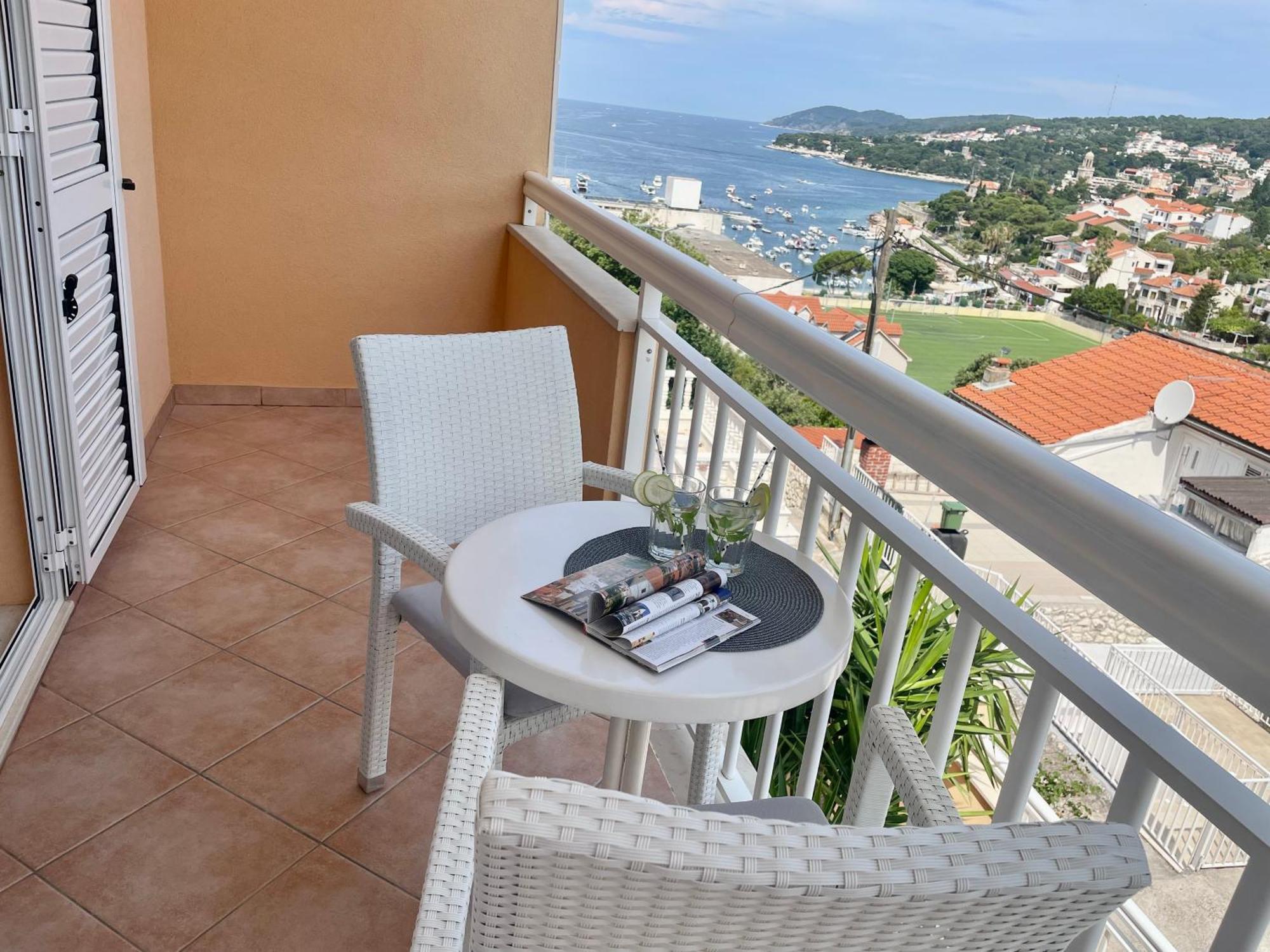 Apartments Sunny Elza Хвар Экстерьер фото