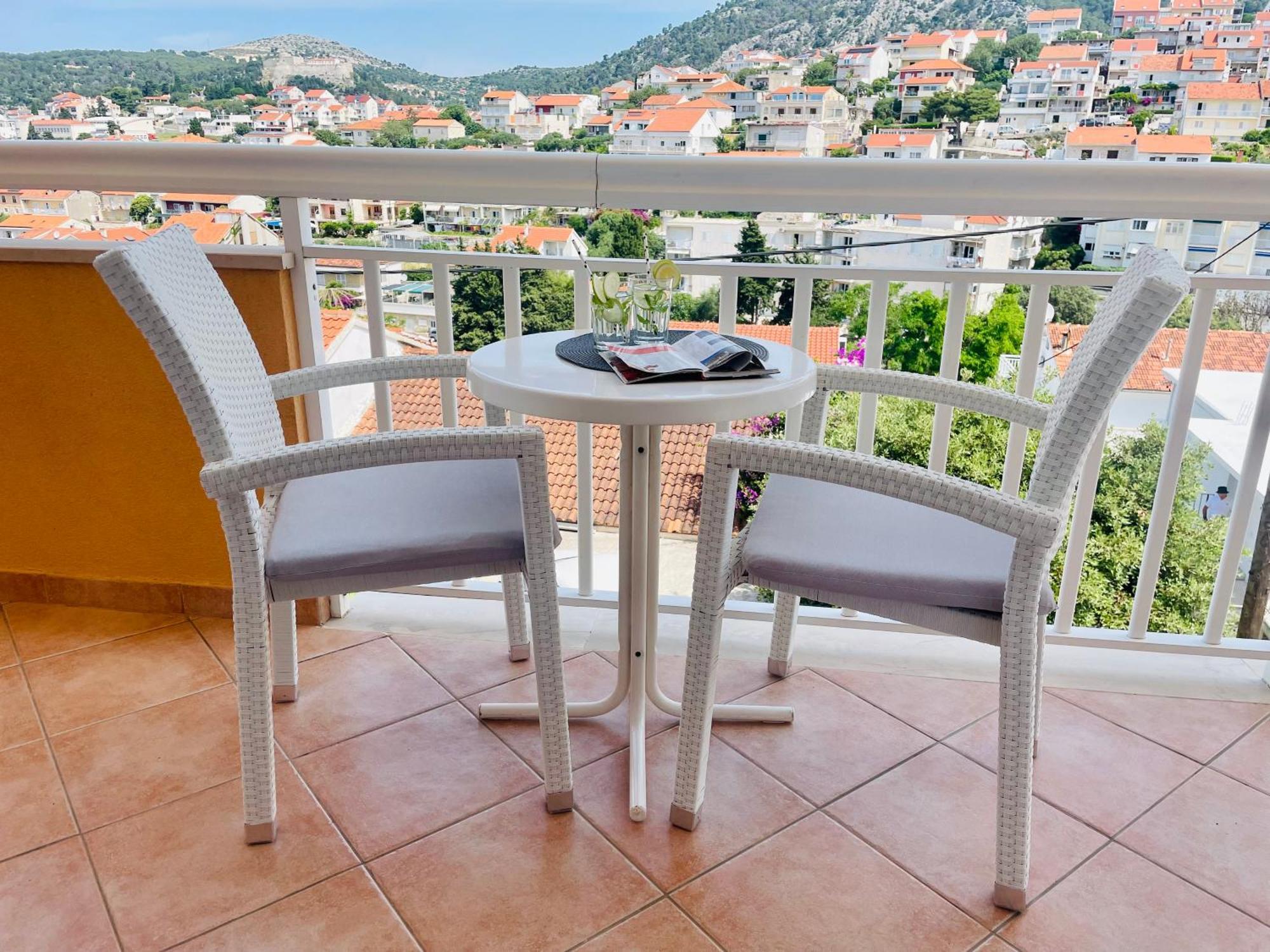 Apartments Sunny Elza Хвар Экстерьер фото