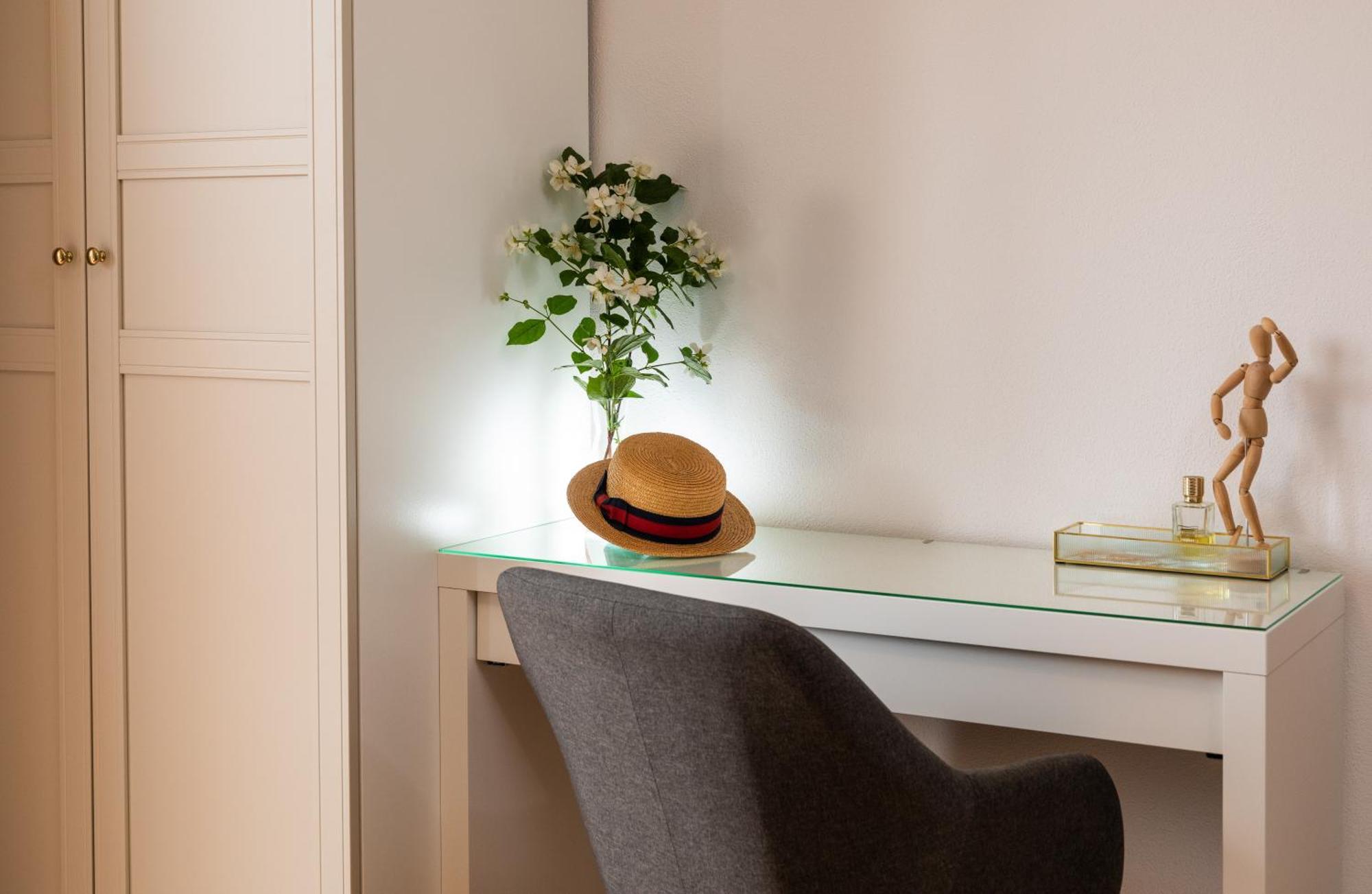 Apartments Sunny Elza Хвар Экстерьер фото