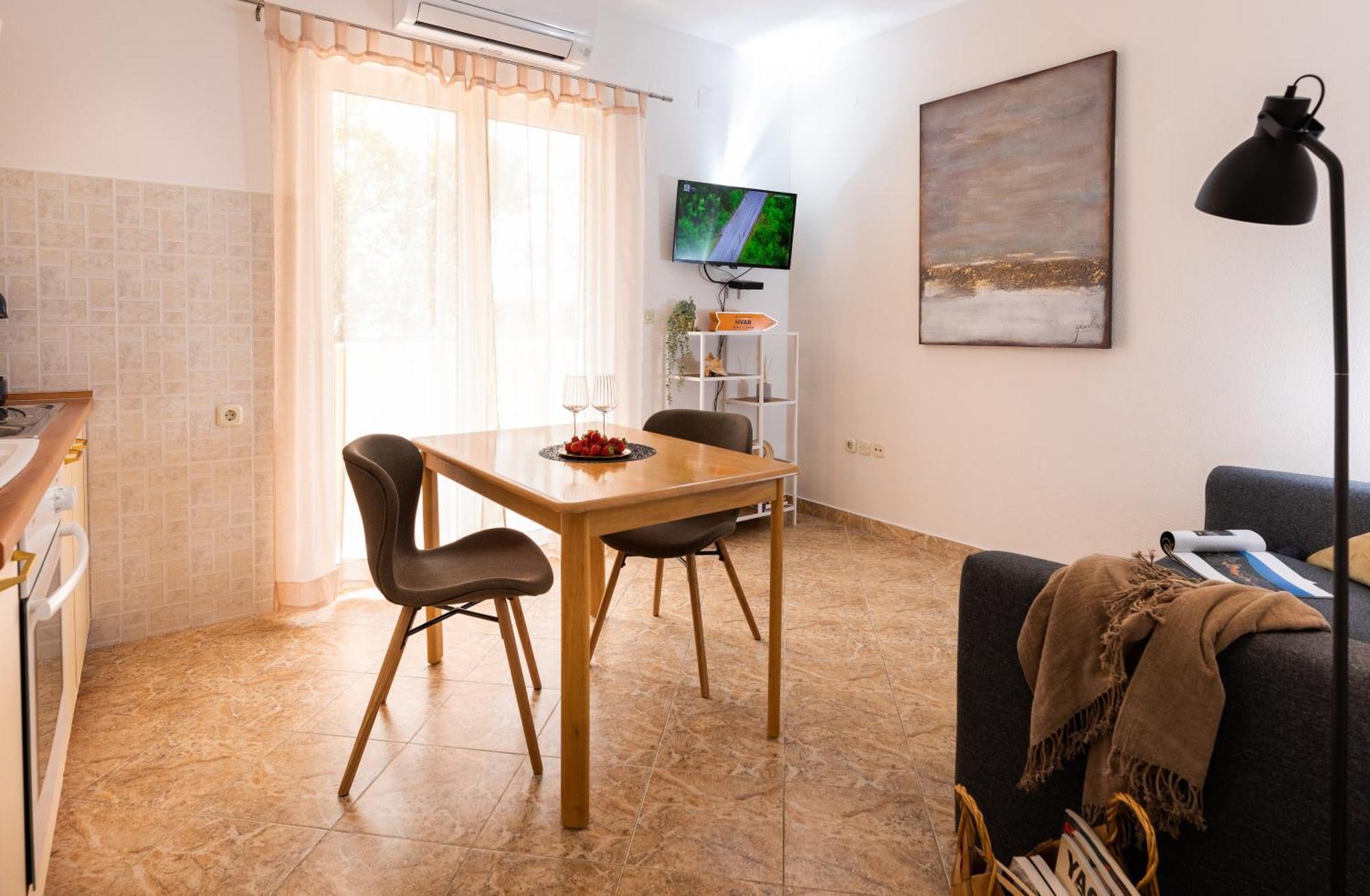 Apartments Sunny Elza Хвар Экстерьер фото