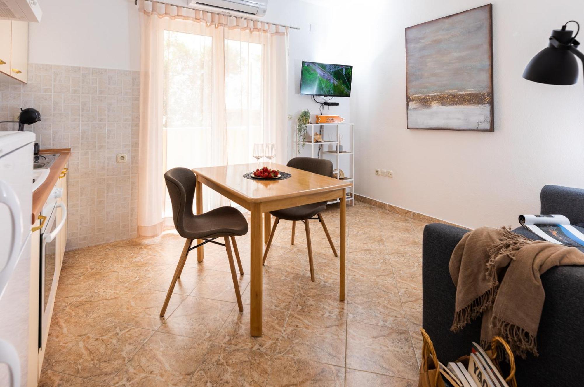 Apartments Sunny Elza Хвар Экстерьер фото