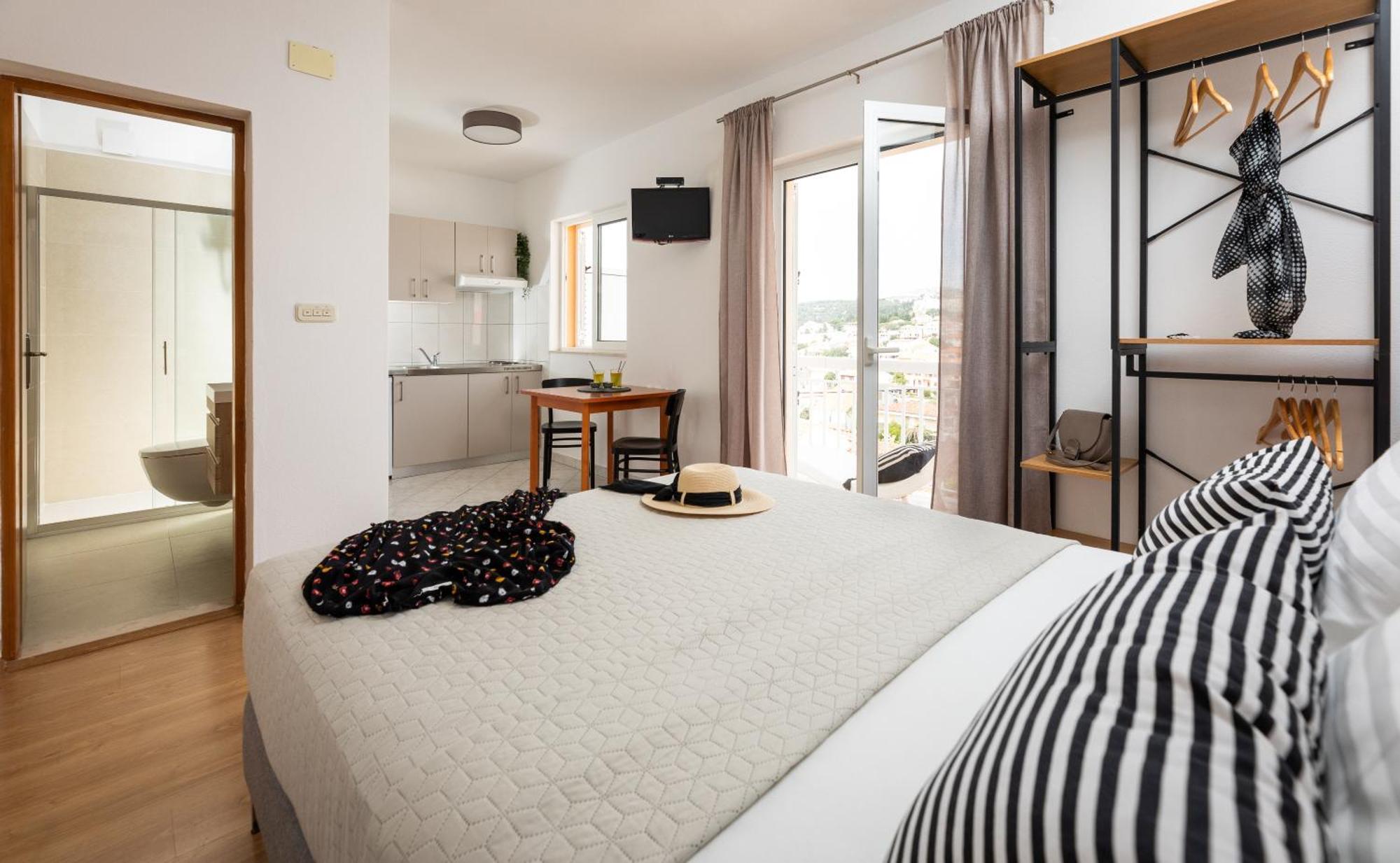Apartments Sunny Elza Хвар Экстерьер фото