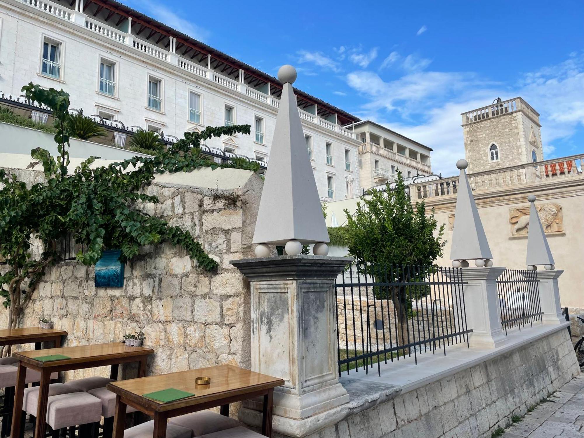 Apartments Sunny Elza Хвар Экстерьер фото