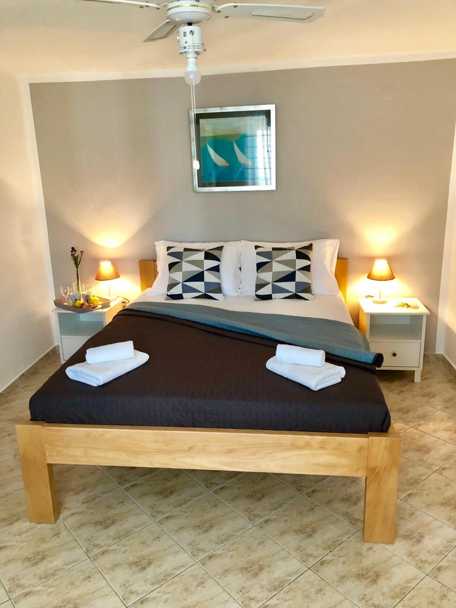 Apartments Sunny Elza Хвар Экстерьер фото